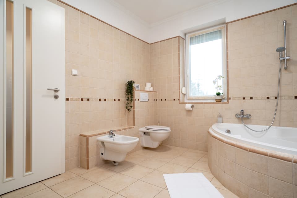 Villa Budapest Silver
